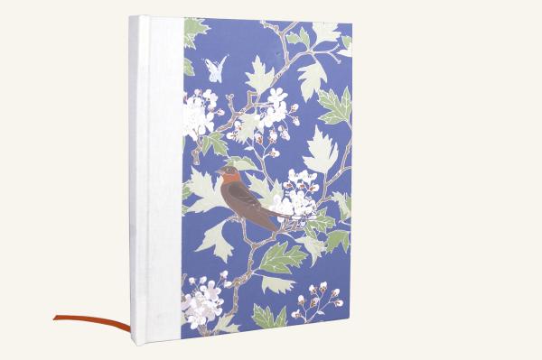 Elegant writing and sketchbook with 80 sheets of cream-white paper